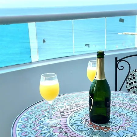 Vive Magica Frente Al Mar Y *